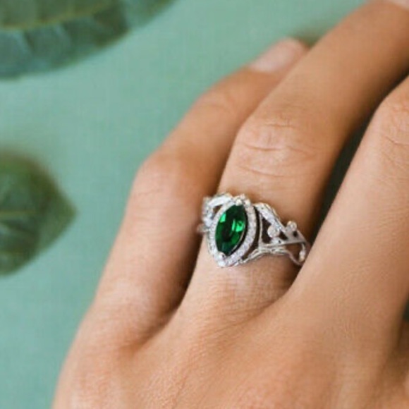 New 925 Sterling silver Emerald Ring - Picture 5 of 6
